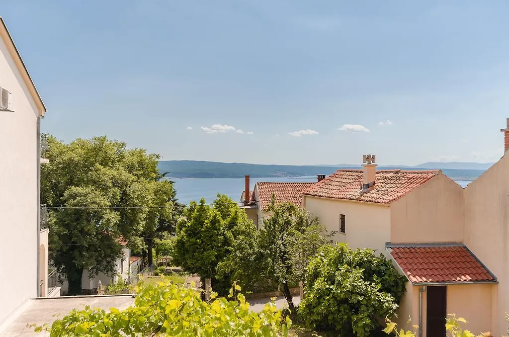 Apartments Nenad Dramalj
