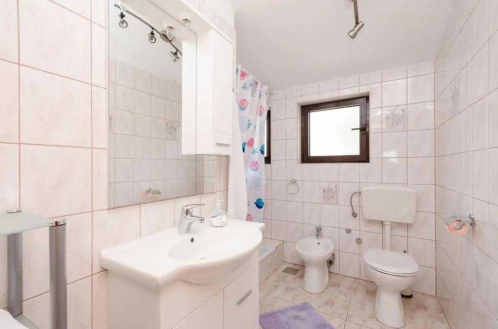 Apartments Nenad Dramalj